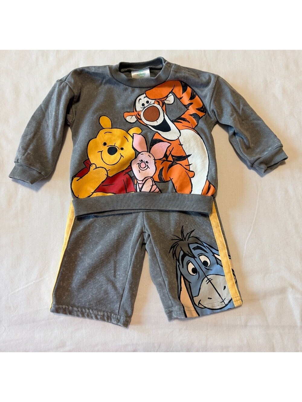 Disney Baby Infant Two-Piece Gray Winnie the Pooh Set 3-6M Cute Character Design